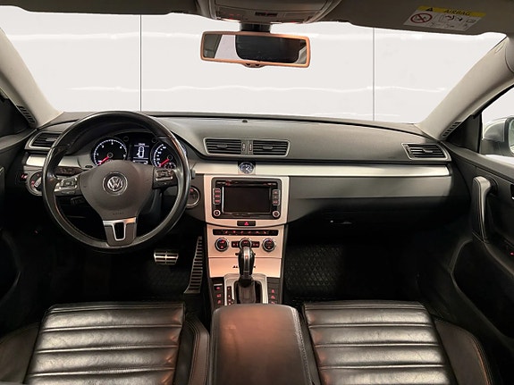 Volkswagen Passat Alltrack 9 of 17