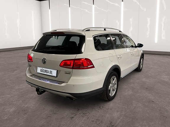 Volkswagen Passat Alltrack 6 of 17