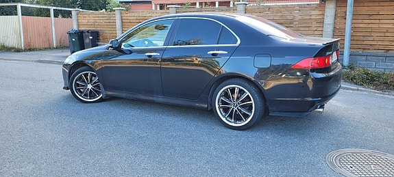 Honda Accord 2 of 6