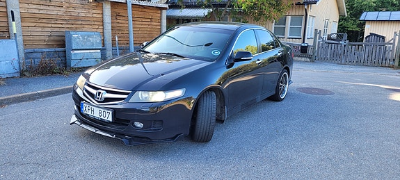 Honda Accord 3 of 6