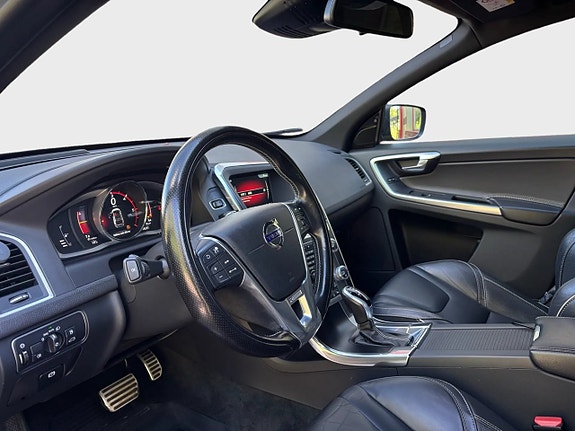 Volvo XC60 6 of 12