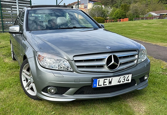 Mercedes-Benz C180 2 of 5
