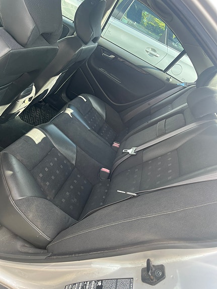 Volvo S60 2 of 5