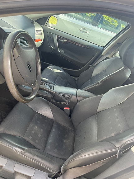 Volvo S60 3 of 5