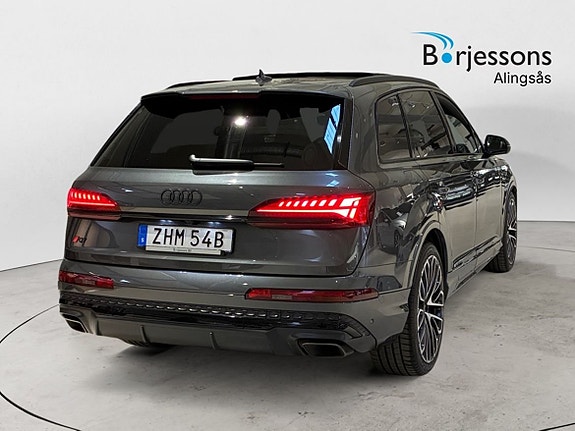 Audi Q7 3 of 5