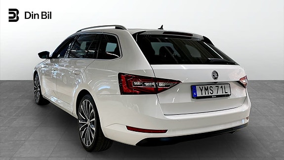 Skoda Superb 3 of 5