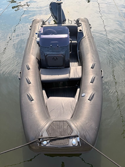 Brig Eagle 4 – Evinrude E-TEC 40 hk med 30-Vagn 3 of 8