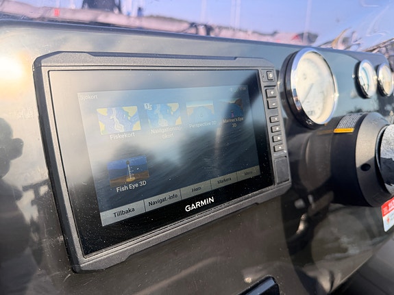 Brig Eagle 4 – Evinrude E-TEC 40 hk med 30-Vagn 6 of 8