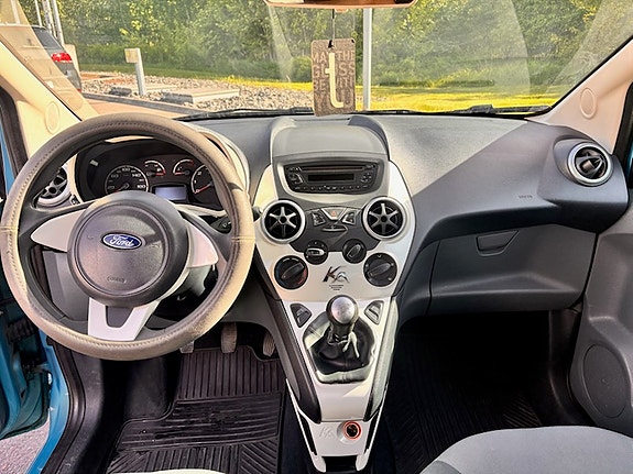 Ford Ka 4 of 5