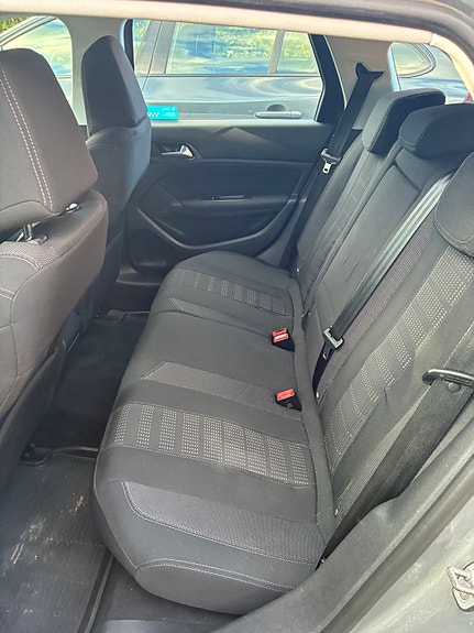 Peugeot 308 SW 3 of 7