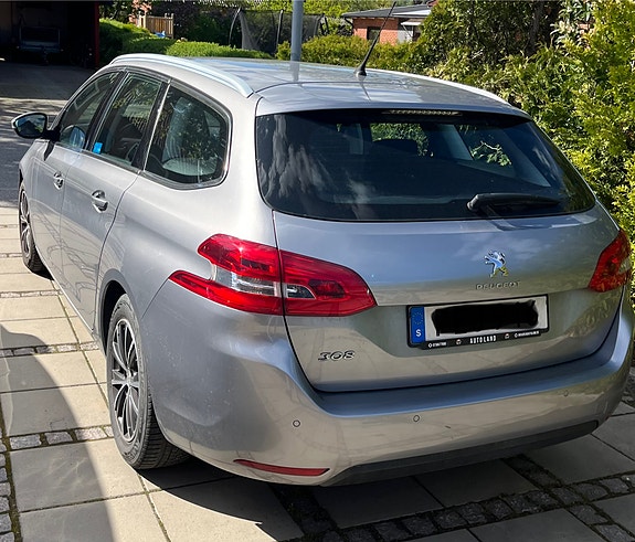 Peugeot 308 SW 6 of 7