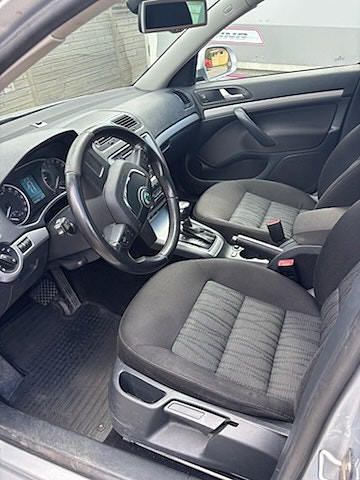 Skoda Octavia 2 of 4