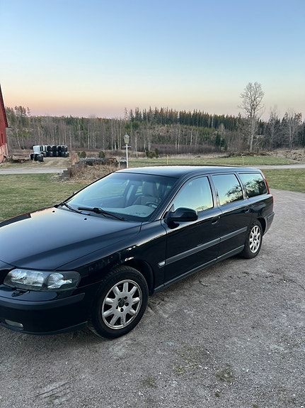 Brugt Volvo V70 2.4