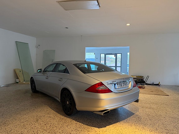 Mercedes-Benz CLS350 5 of 5
