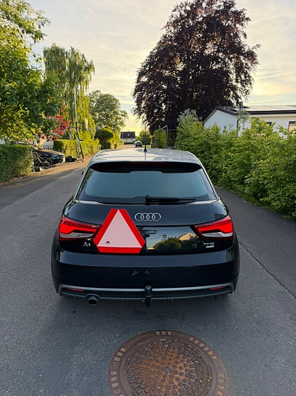Audi A1 3 of 8