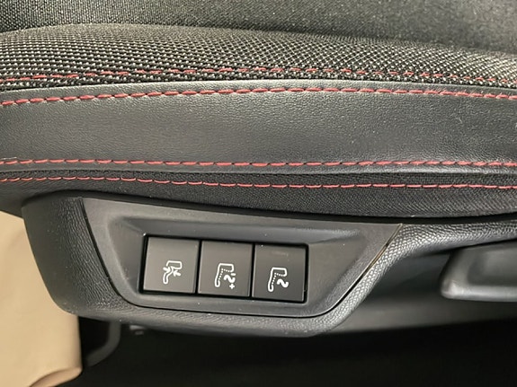Peugeot 308 17 of 23