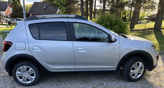 Dacia Sandero Stepway 2 of 5