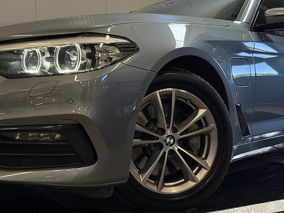 BMW 530e 2 of 20