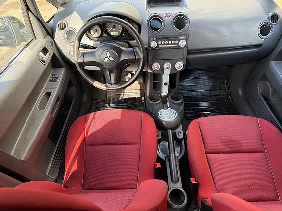 Mitsubishi Colt 14 of 21
