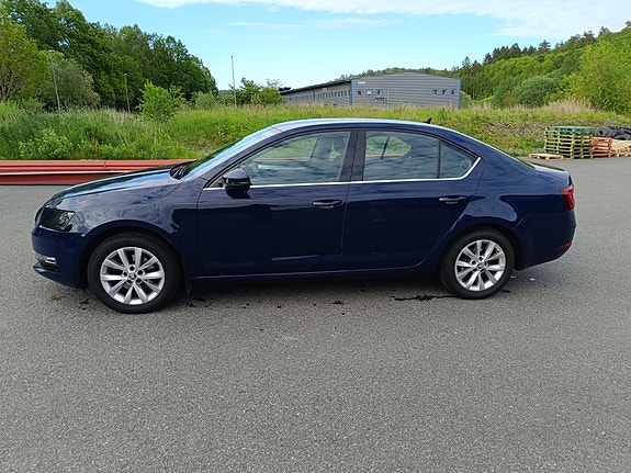 Skoda Octavia 3 of 5