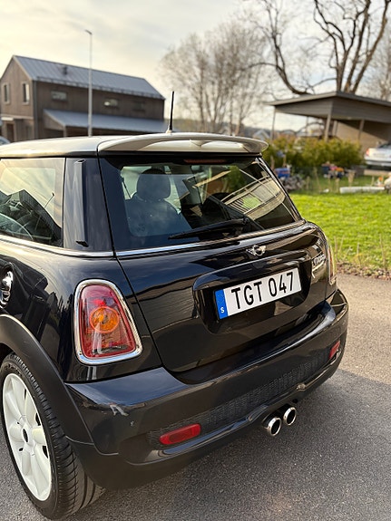 MINI Cooper S 7 of 8