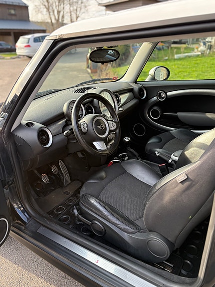 MINI Cooper S 5 of 5