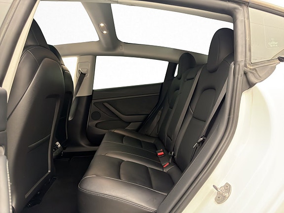 Tesla Model 3 29 of 30