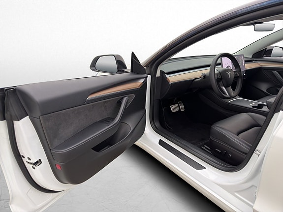Tesla Model 3 10 of 30