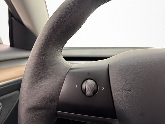 Tesla Model 3 16 of 30