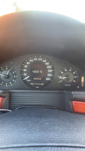 Mercedes-Benz E200 5 of 5