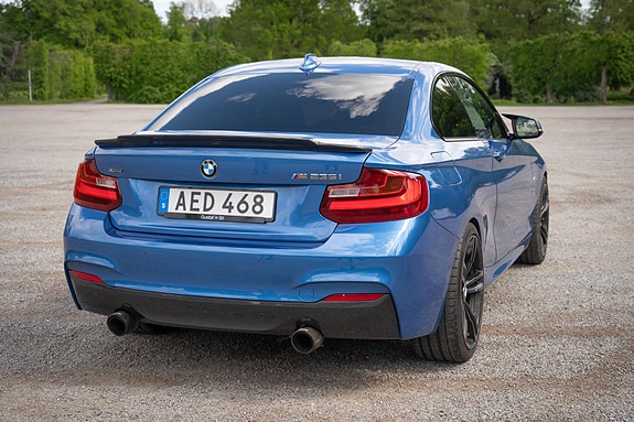 BMW M235i 3 of 19