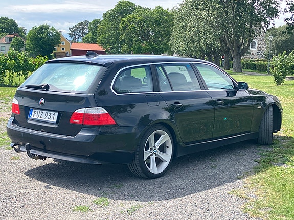 BMW 520d 4 of 5