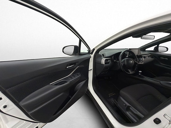 Toyota C-HR 9 of 30
