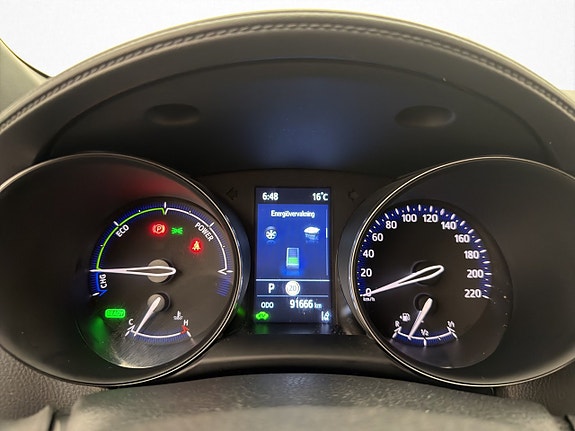 Toyota C-HR 16 of 30