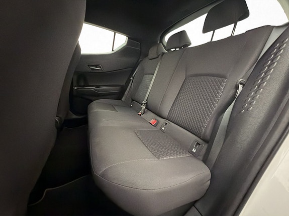 Toyota C-HR 25 of 30