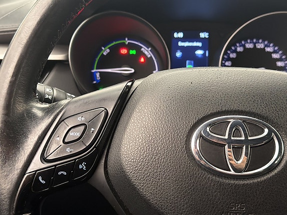 Toyota C-HR 15 of 30