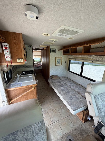 AA Tiffin Motorhomes Workhorse Allegro Slide out 8 of 16