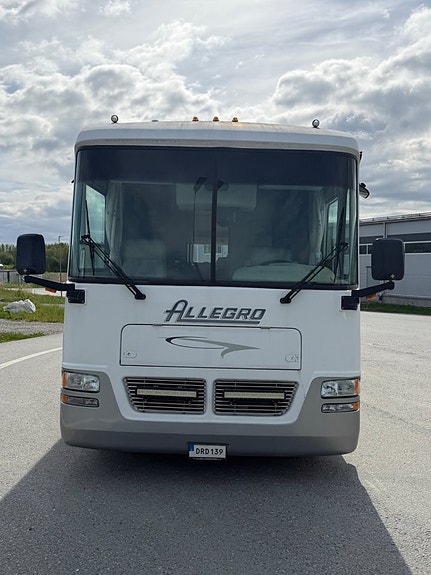 AA Tiffin Motorhomes Workhorse Allegro Slide out 3 of 16