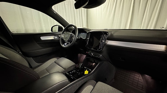 Volvo XC40 23 of 26