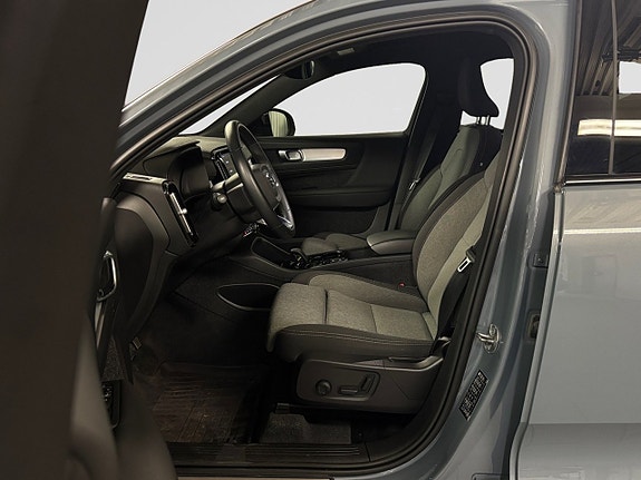 Volvo XC40 13 of 26