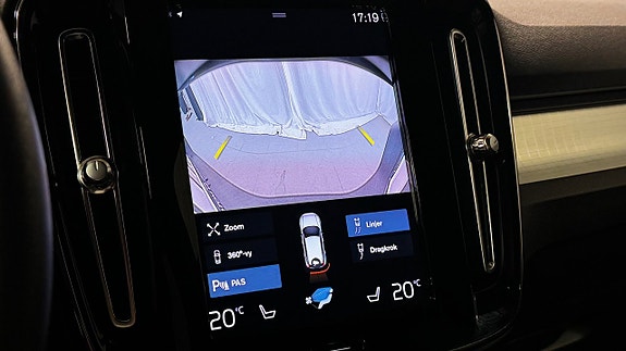 Volvo XC40 20 of 26