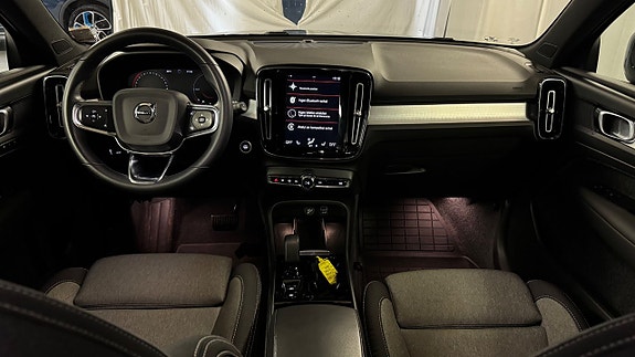 Volvo XC40 16 of 26