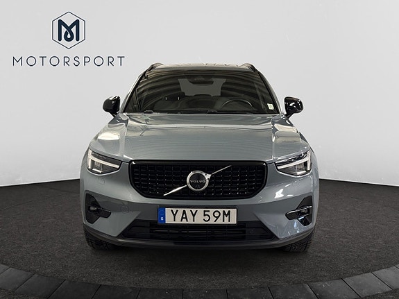Volvo XC40 12 of 26
