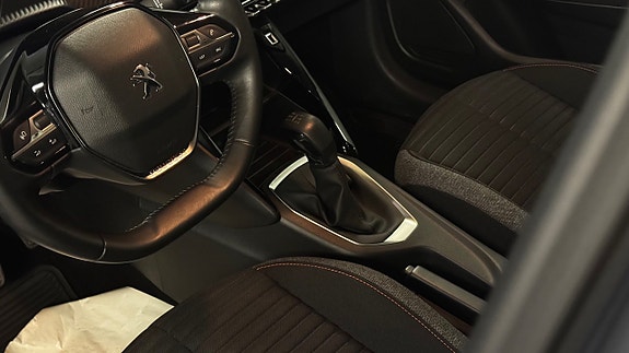Peugeot 208 18 of 22