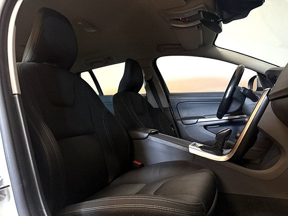 Volvo V60 16 of 18