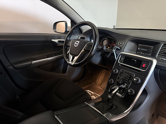 Volvo V60 14 of 18