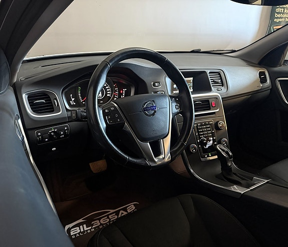 Volvo V60 11 of 18