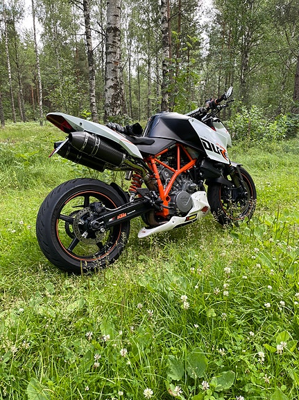 KTM 990 SUPERDUKE R 4 of 4