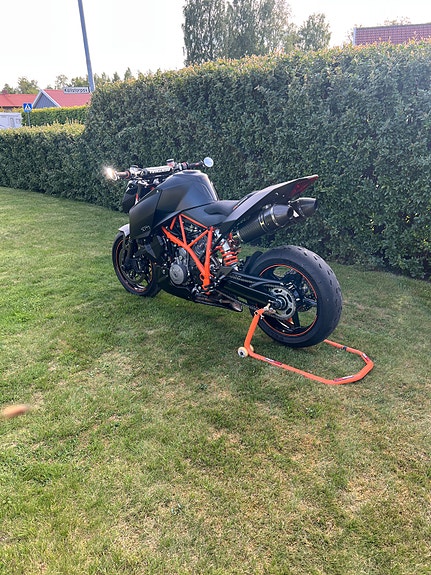 KTM 990 SUPERDUKE R 3 of 4
