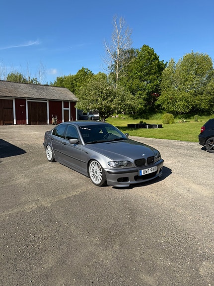 BMW 318i 2 of 5